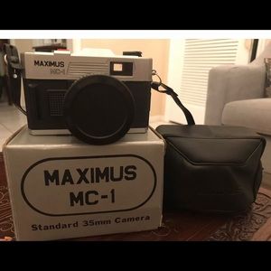 Maximus MC-1 50mm Lens And 1/125 Shutter